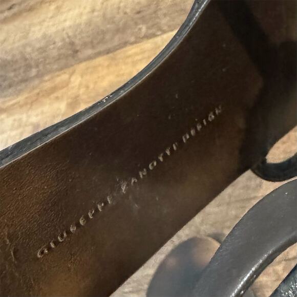 Giuseppe Zanotti Camo Floral Thong Sandals Black Size 10.5 Strappy FLAWS READ - Picture 10 of 10